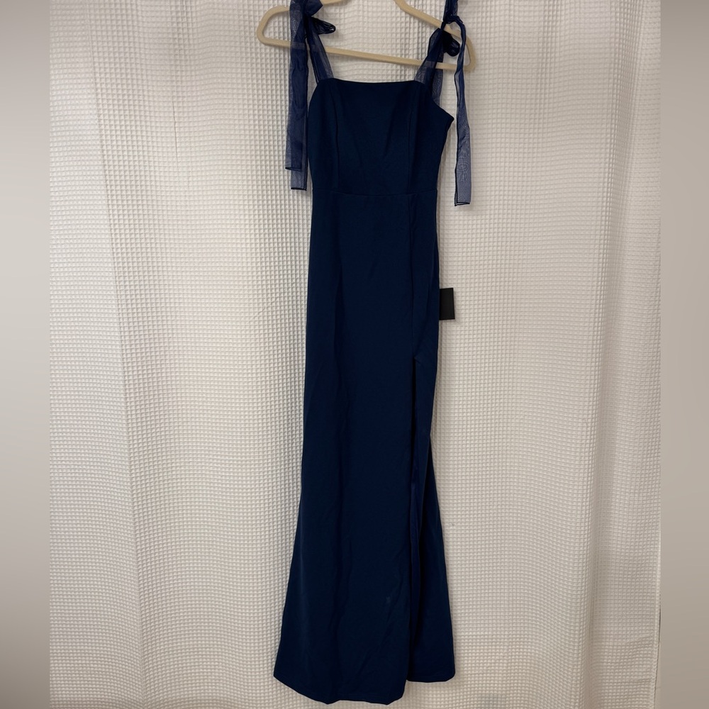 Elegant Navy Blue Evening Gown